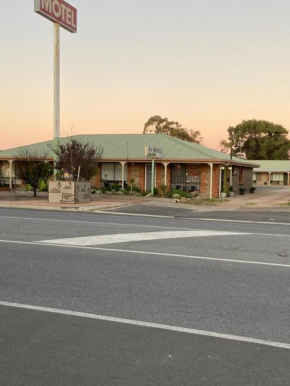 Lake Albert Motel